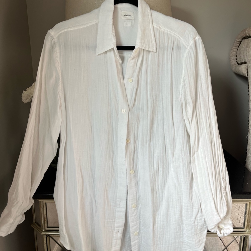 Aritzia White Button-Up Blouse